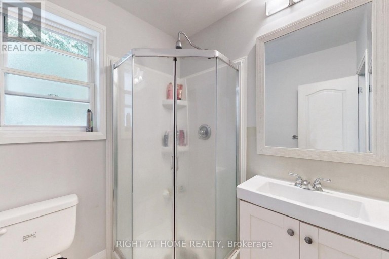 1 EDGEBROOK DRIVE, Toronto (Thistletown-Beaumonde Heights), Ontario, M9V1E1