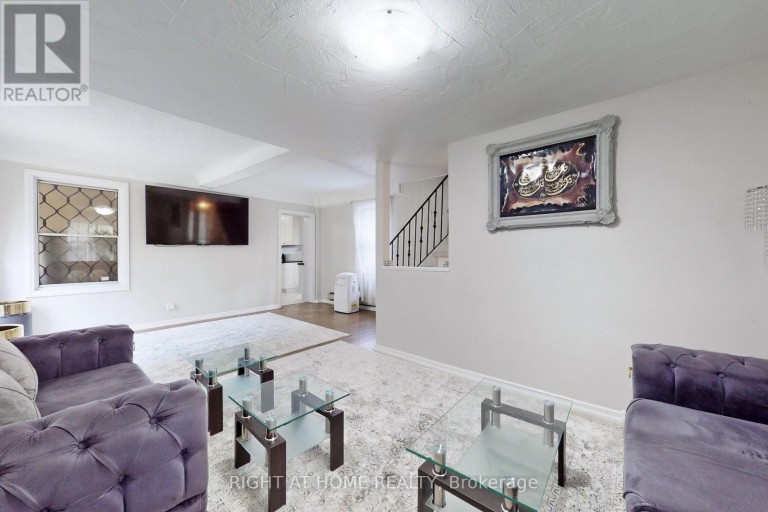 1 EDGEBROOK DRIVE, Toronto (Thistletown-Beaumonde Heights), Ontario, M9V1E1