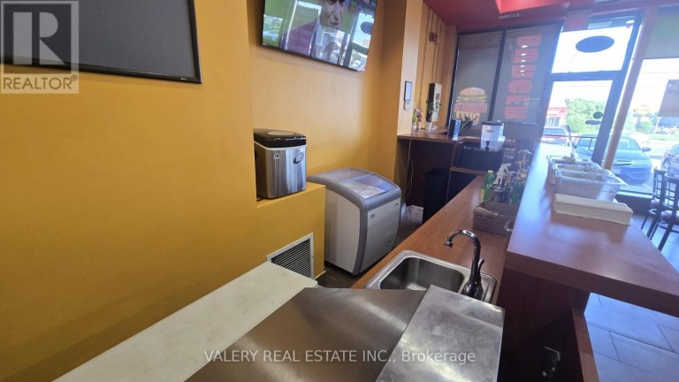 12A - 1125 DUNDAS STREET EAST STREET E, Mississauga (Applewood), Ontario, L4Y2C3