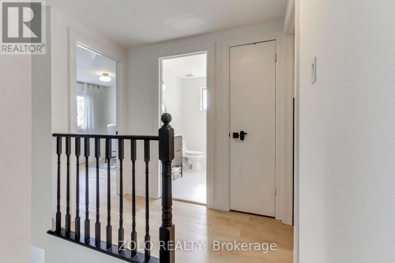 388 TERRY DRIVE, Newmarket (Central Newmarket), Ontario, L3Y5E7