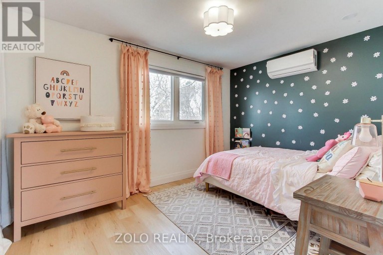 388 TERRY DRIVE, Newmarket (Central Newmarket), Ontario, L3Y5E7