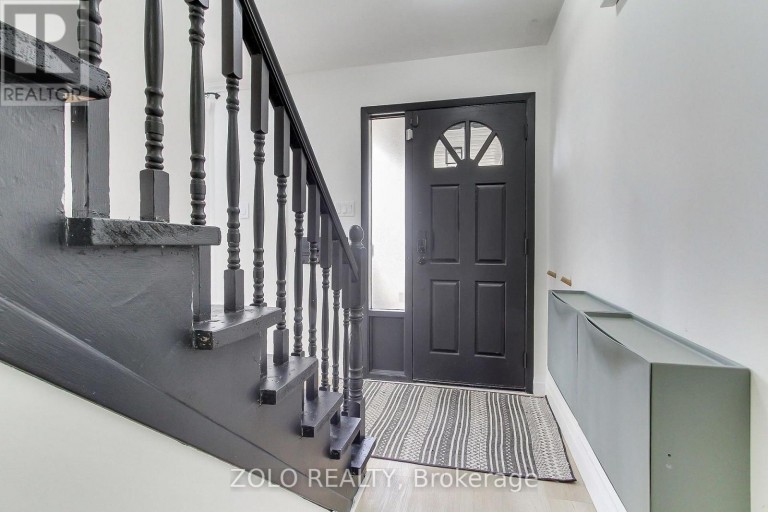 388 TERRY DRIVE, Newmarket (Central Newmarket), Ontario, L3Y5E7