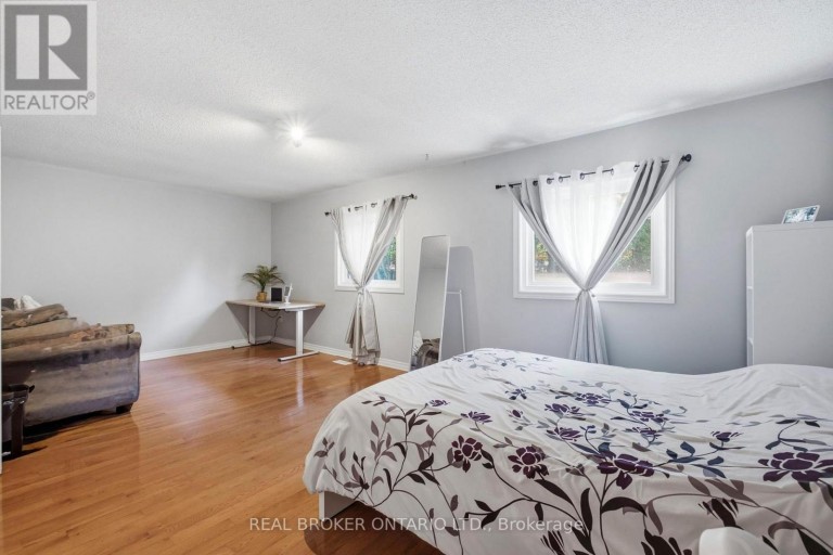 22 OCTOBER LANE, Aurora (Aurora Grove), Ontario, L4G6Y1