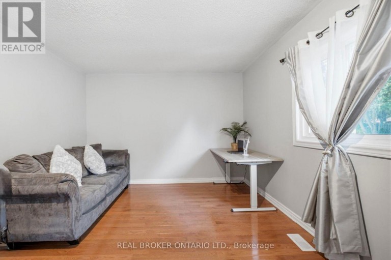 22 OCTOBER LANE, Aurora (Aurora Grove), Ontario, L4G6Y1