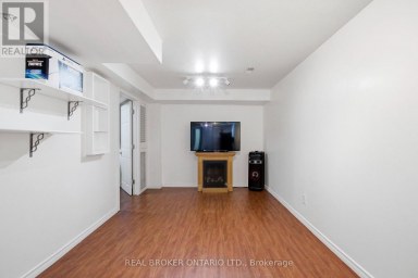 22 OCTOBER LANE Aurora (Aurora Grove) Ontario photo 26