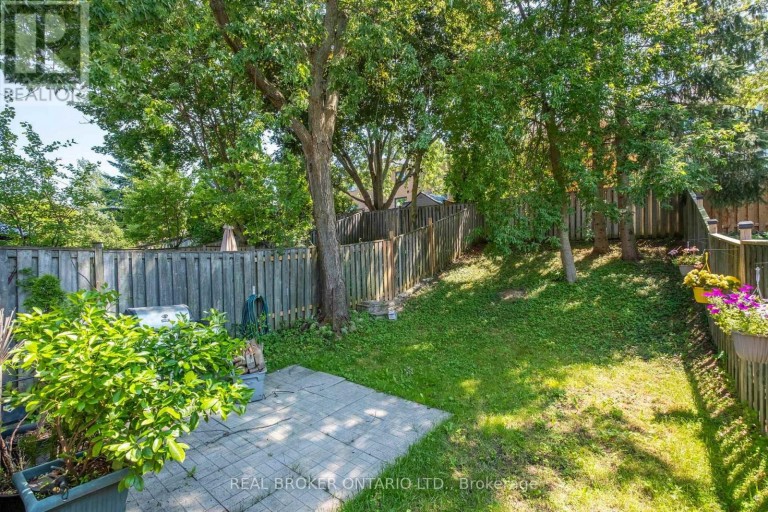 22 OCTOBER LANE, Aurora (Aurora Grove), Ontario, L4G6Y1