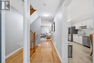 22 OCTOBER LANE Aurora (Aurora Grove) Ontario photo 4