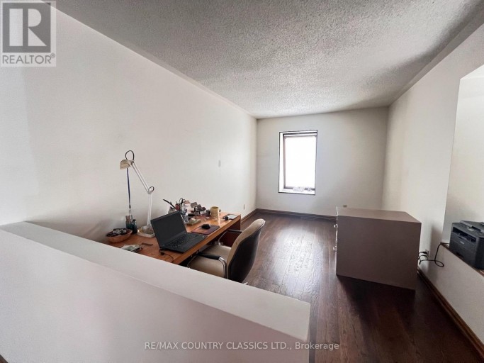 10 - 12 FLINT AVENUE, Bancroft (Bancroft Ward), Ontario, K0L1C0