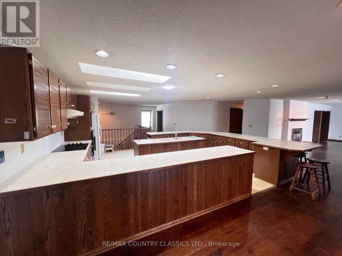 10 - 12 FLINT AVENUE, Bancroft (Bancroft Ward), Ontario, K0L1C0