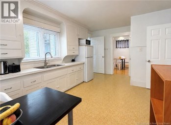 222 York Street Bathurst New Brunswick photo 4