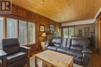299 River ST Thessalon Ontario photo 6