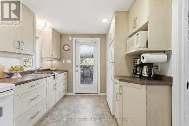 9 MAPLE LANE Ashfield-Colborne-Wawanosh (Ashfield) Ontario photo 17