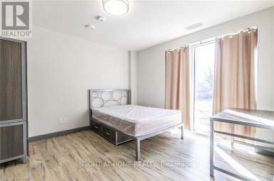 215 - 258B SUNVIEW STREET Waterloo Ontario photo 7