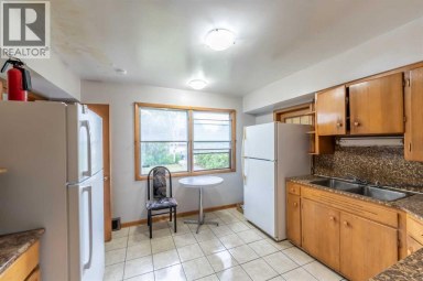 2628 Capitol Hill Crescent NW Calgary Alberta photo 8