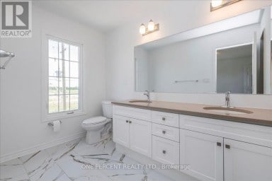 16 PEAREN LANE Barrie Ontario photo 23