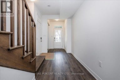 16 PEAREN LANE Barrie Ontario photo 7