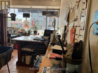 852 SHEPPARD AVENUE W Toronto (Bathurst Manor) Ontario photo 5
