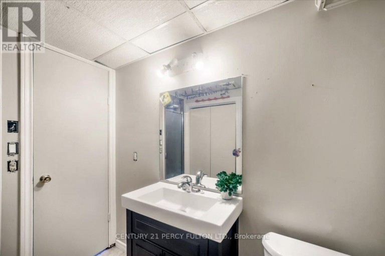 5 DURHAM STREET, Clarington (Bowmanville), Ontario, L1C1H4