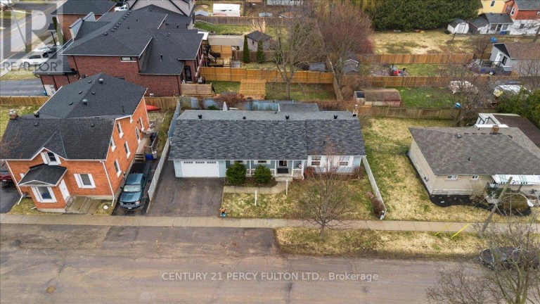 5 DURHAM STREET, Clarington (Bowmanville), Ontario, L1C1H4