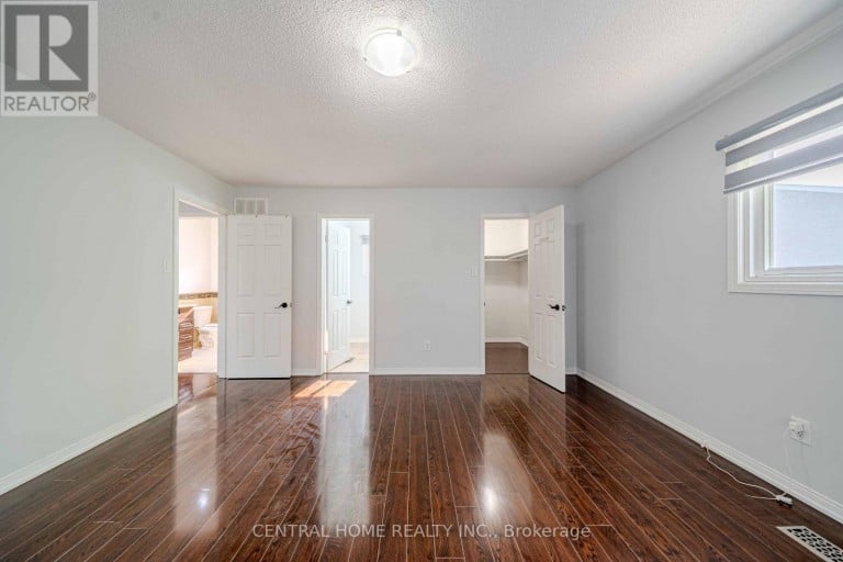 2 NOEL STREET, Markham (Markham Village), Ontario, L3P5C8