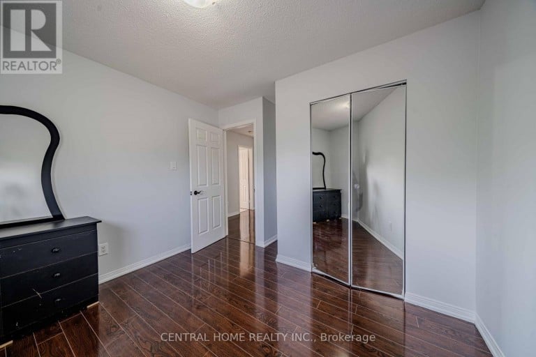 2 NOEL STREET, Markham (Markham Village), Ontario, L3P5C8