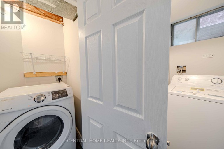 2 NOEL STREET, Markham (Markham Village), Ontario, L3P5C8