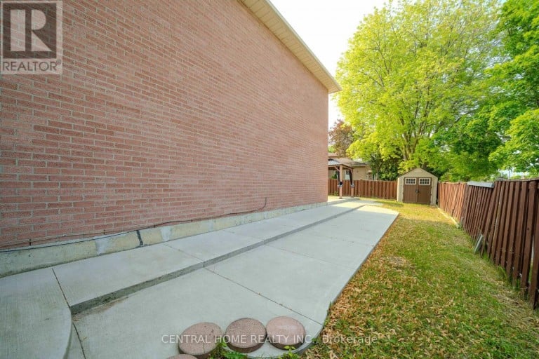 2 NOEL STREET, Markham (Markham Village), Ontario, L3P5C8