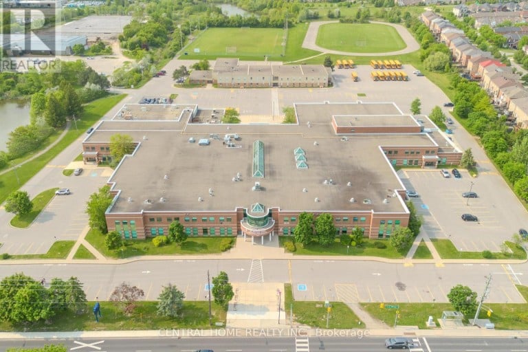 2 NOEL STREET, Markham (Markham Village), Ontario, L3P5C8