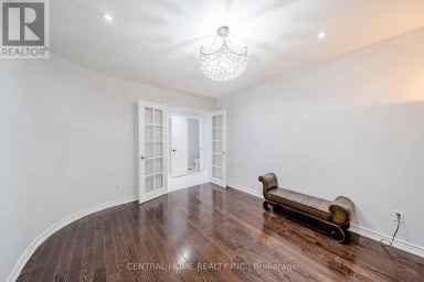 2 NOEL STREET Markham (Markham Village) Ontario photo 9