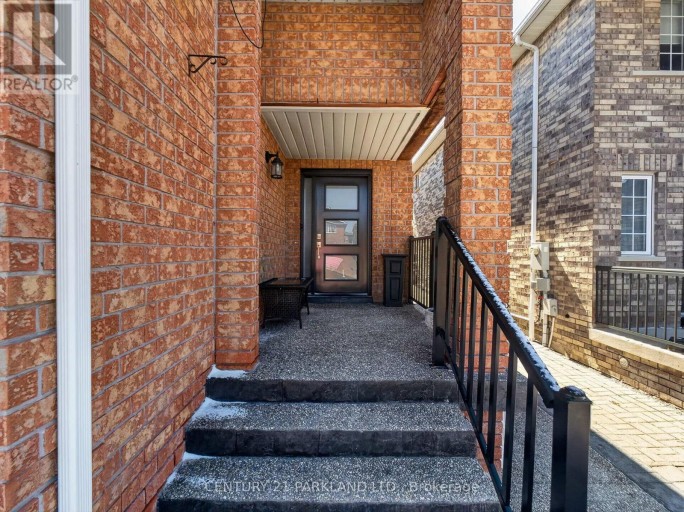 181 PURCELL CRESCENT, Vaughan (Maple), Ontario, L6A3C5