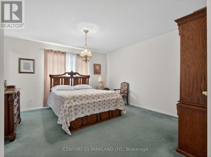 181 PURCELL CRESCENT, Vaughan (Maple), Ontario, L6A3C5