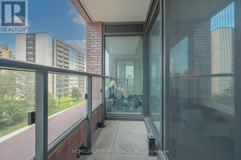 208 - 28 ANN STREET, Mississauga (Port Credit), Ontario, L5G0E1