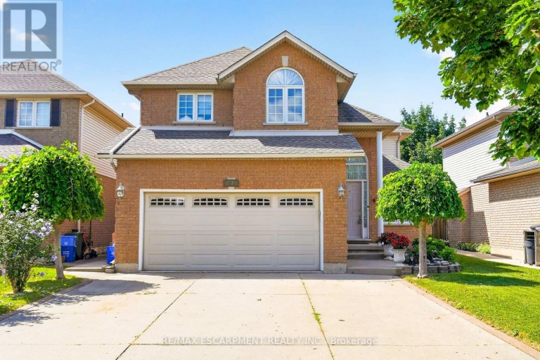 42 HILLGARDEN DRIVE, Hamilton (Stoney Creek Mountain), Ontario, L8J3R3