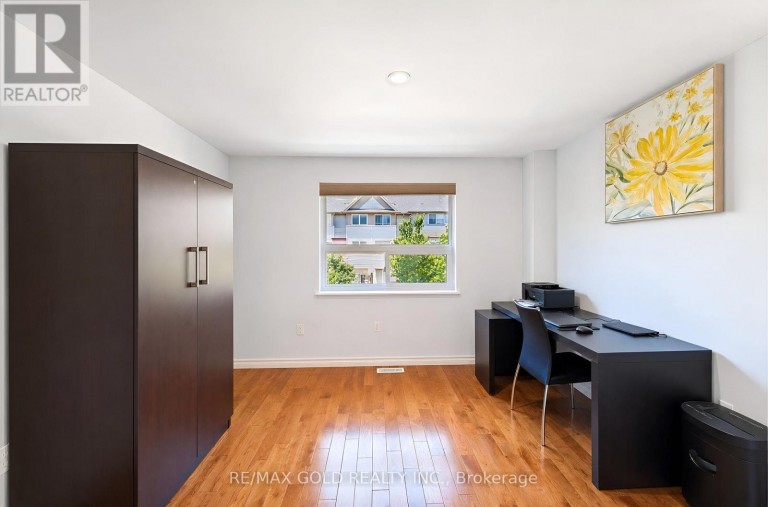 53 - 80 STRATHAVEN DRIVE, Mississauga (Hurontario), Ontario, L5R3V9