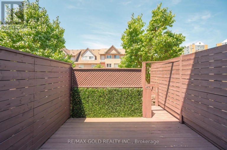 53 - 80 STRATHAVEN DRIVE, Mississauga (Hurontario), Ontario, L5R3V9