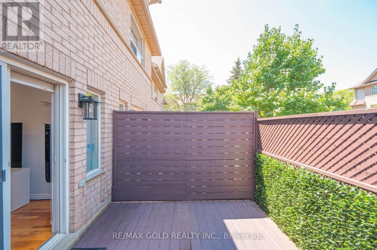 53 - 80 STRATHAVEN DRIVE, Mississauga (Hurontario), Ontario, L5R3V9
