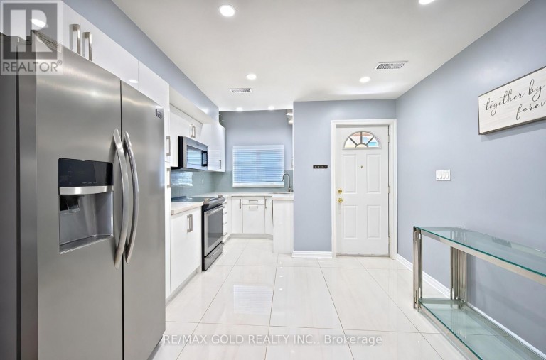 53 - 80 STRATHAVEN DRIVE, Mississauga (Hurontario), Ontario, L5R3V9