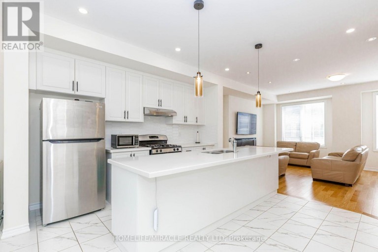 32 ARCOLA STREET, Brampton (Goreway Drive Corridor), Ontario, L6P4N7