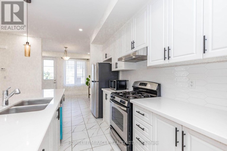 32 ARCOLA STREET, Brampton (Goreway Drive Corridor), Ontario, L6P4N7