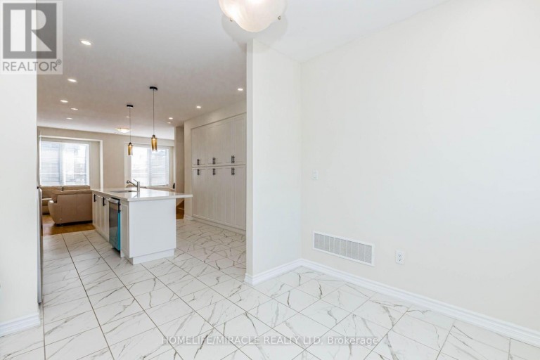 32 ARCOLA STREET, Brampton (Goreway Drive Corridor), Ontario, L6P4N7