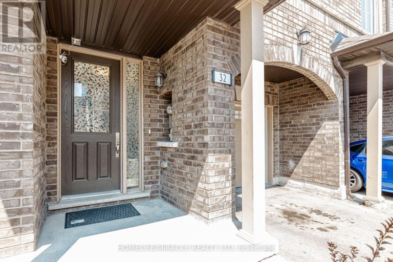 32 ARCOLA STREET, Brampton (Goreway Drive Corridor), Ontario, L6P4N7