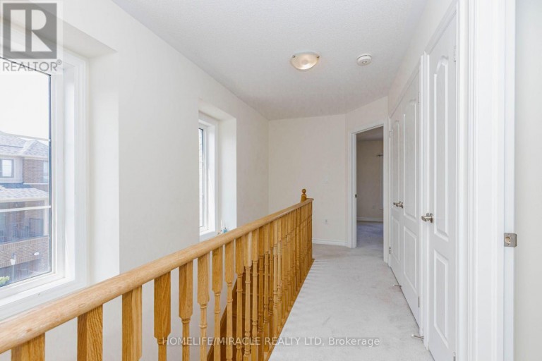 32 ARCOLA STREET, Brampton (Goreway Drive Corridor), Ontario, L6P4N7