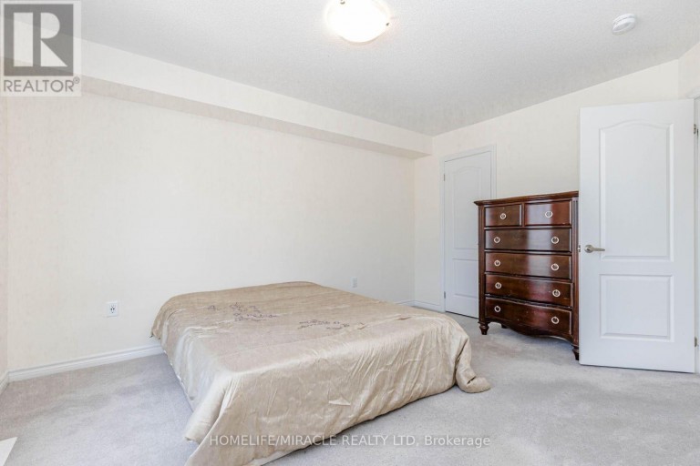32 ARCOLA STREET, Brampton (Goreway Drive Corridor), Ontario, L6P4N7
