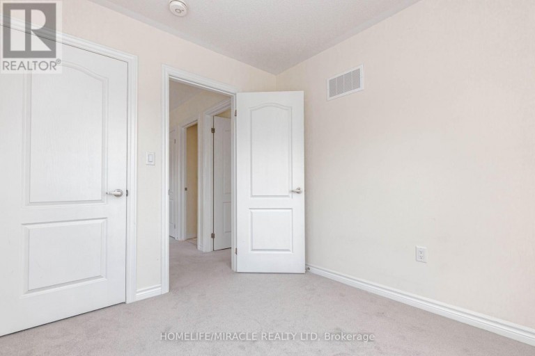 32 ARCOLA STREET, Brampton (Goreway Drive Corridor), Ontario, L6P4N7