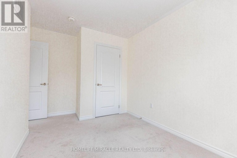 32 ARCOLA STREET, Brampton (Goreway Drive Corridor), Ontario, L6P4N7