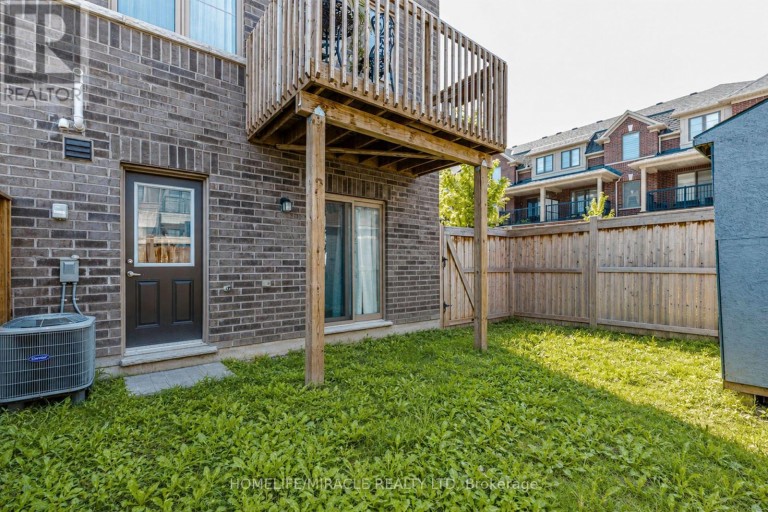 32 ARCOLA STREET, Brampton (Goreway Drive Corridor), Ontario, L6P4N7