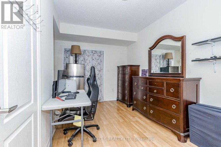 32 ARCOLA STREET, Brampton (Goreway Drive Corridor), Ontario, L6P4N7