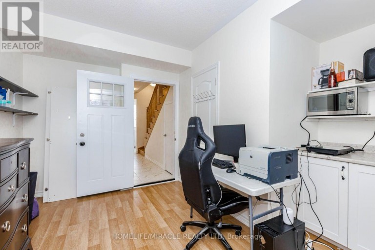 32 ARCOLA STREET, Brampton (Goreway Drive Corridor), Ontario, L6P4N7