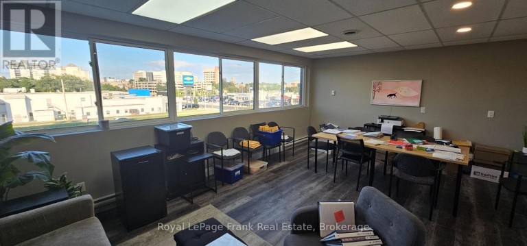 209B - 200 BOND STREET W, Oshawa (McLaughlin), Ontario, L1J2L7