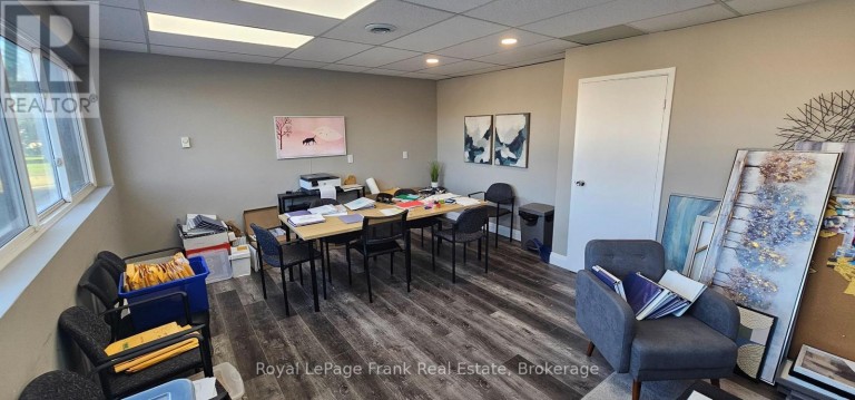 209B - 200 BOND STREET W, Oshawa (McLaughlin), Ontario, L1J2L7